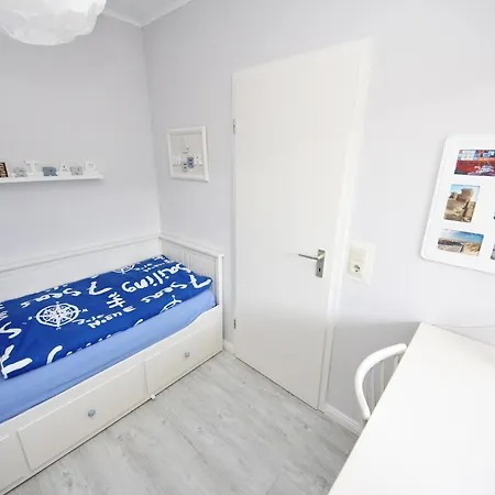 Strandredder, 103